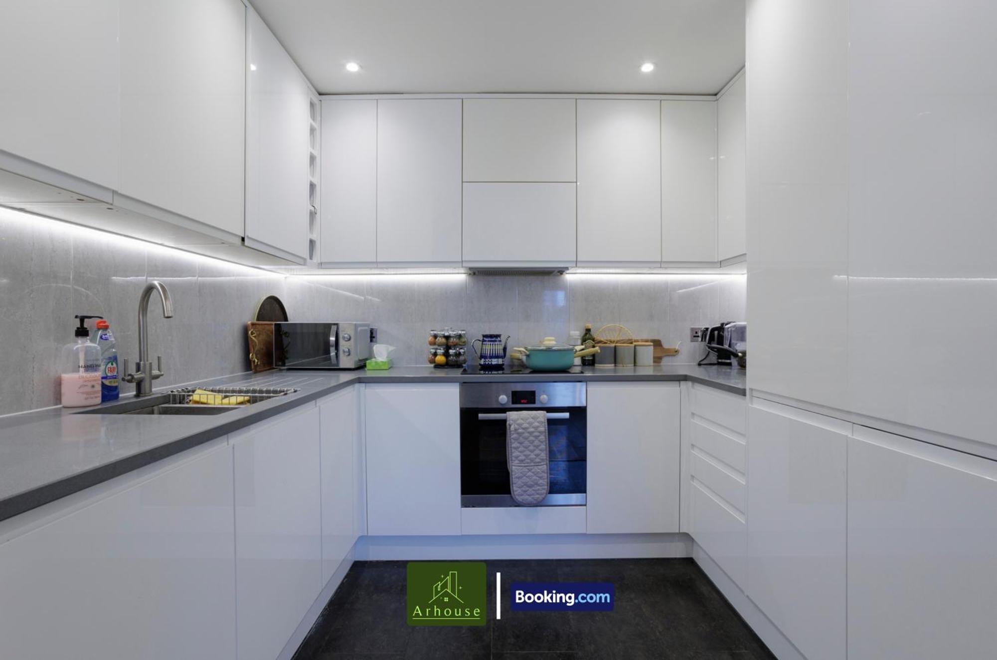 One Bedroom Apartment By Arhouse Apartments Short Lets & Serviced Accommodation Kingston With Free Wifi Kingston upon Thames  Exterior foto